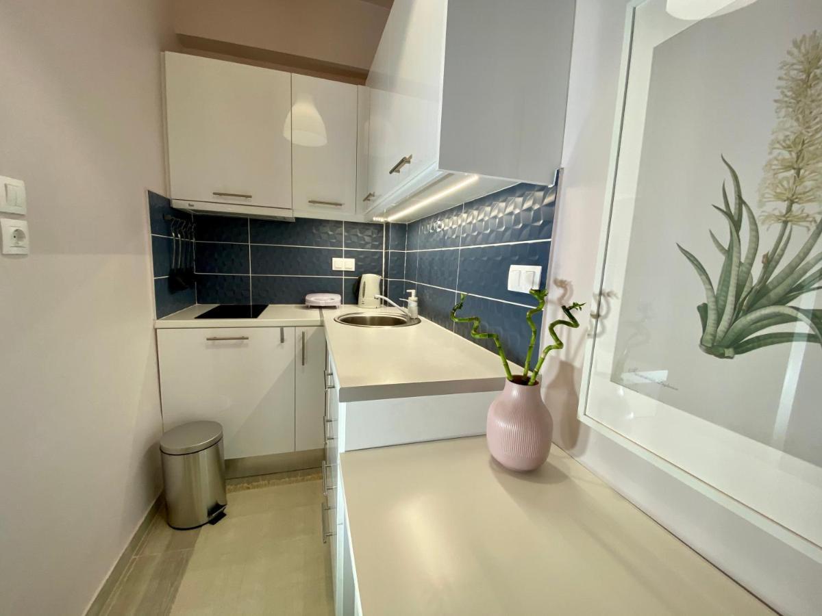 For A Genuine Athenian Homestay! Екстериор снимка